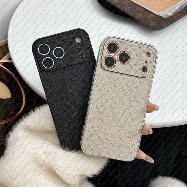 Designer Phone Case 17 Pro Max Golden Badge Luxury iPhone Case with for iPhone 16 ProMax Cases Apple 15 14 13 12 11 Plus Cell Phone Cases Leather Mobile Cover