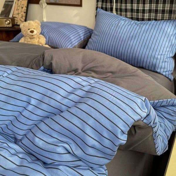 Three-piece striped checkered set, including down quilt cover and a pair of pillowcases without filling, suitable 26H0316