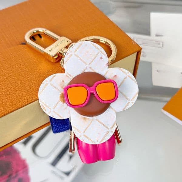 Designer Keychain Luxury Bag Charm Keychains For Women Leather Keyring Classic Letters Bag Pendant Key Chains Gift