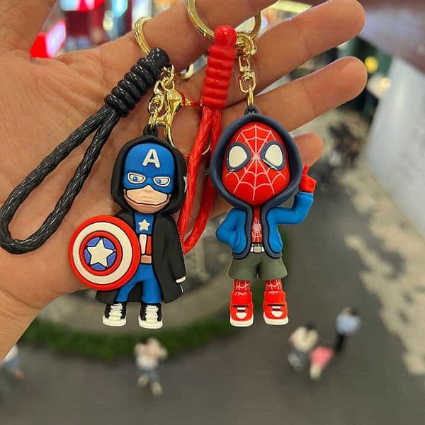 Hero Avengers Keychain Cartoon Captain Iron Man Figurine Bag Key Ring Pendant S260317EGV9