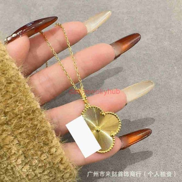 designer necklace clover vanly cleefty necklace Large Flower Laser Flower Necklace for Women Natural White Mother-of-Pearl Red Agate Sweater Chain Jewelry