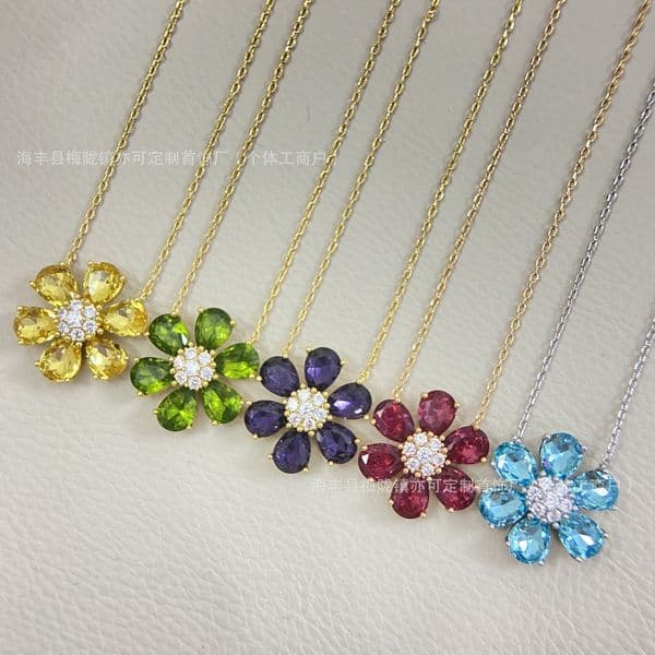 Designer Jewelry Vanny cleef Hawaiian Flower Necklace for Women New Colorful Crystal Flower Collarbone Chain