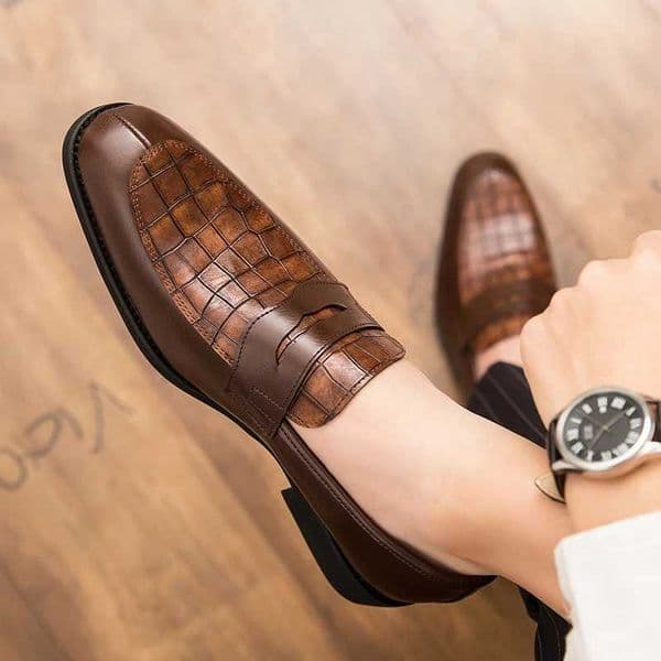 Luxurious Mens Casual Shoes Fashion Low Heel Mens Shoes Men Loafers Male Shoes Casual British Style Shoes Designer Shoes MenZ260317