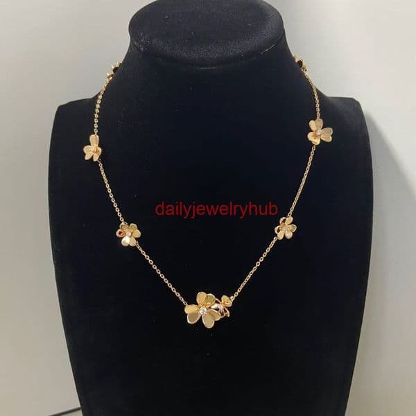 designer necklace clover vanly cleefty necklace Clover Six-Petal Flower Necklace for Women in Rose Color with Inlaid Diamonds