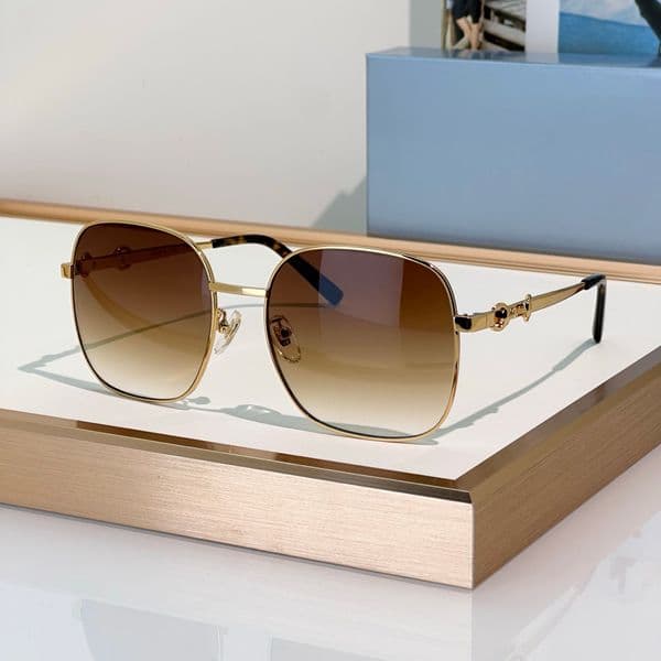 Sunglasses For Optics Men Women 2053 Popular Fashion Summer Travel Avant Garde Goggles Style Anti Ultraviolet UV400 Square Metal Full Frame Glasses Random Box