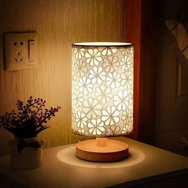 Simple cloth cover table lamp wooden base, USB power supply - three-tone light for bedroom study gifts 26L0318