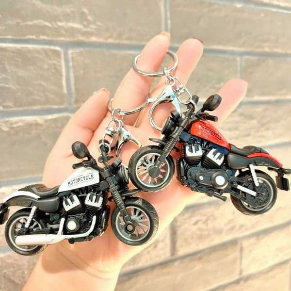 Cartoon Motorcycle Keychain Pendant Trendy Cool Model Ornament Car Keychain Claw Machine Small Gift S260317MULG