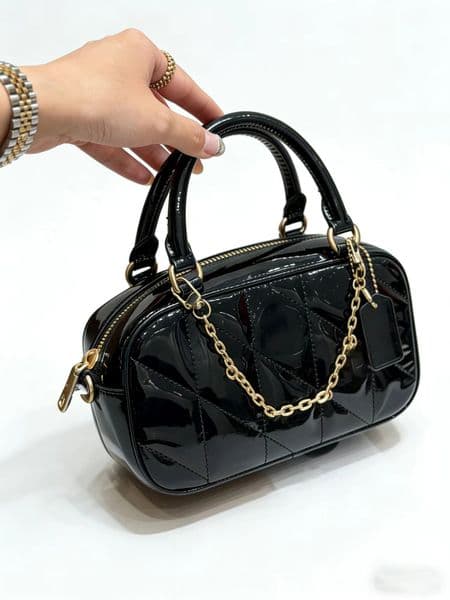Womens Designer Makeup Bag with Chain Shoulder Strap - Handbag Satchel (Size: 19x12 cm)