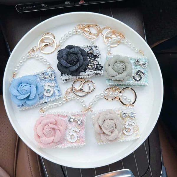 Creative Camellia Fragrant Bag Model Pendant Fashion Fragrant Style Pearl Keychain Bag Pendant H260318