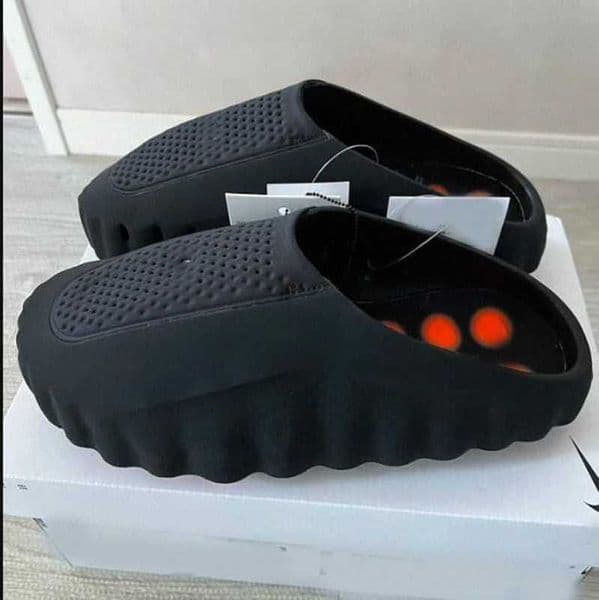 Designer Mind 001 002 Running for Men Women Pre-match Tech Comfortable Slippers Bone Solar Red Black Chrome Light Smoke Grey Fashion Shoes R6fy