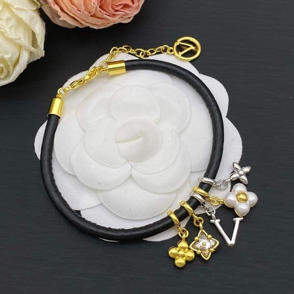 Charm Bracelet Leather Bracelet Fashion Classic Designer Bracelet Black for Men Women Lovers Jewelry Gift with box thumbnail 2