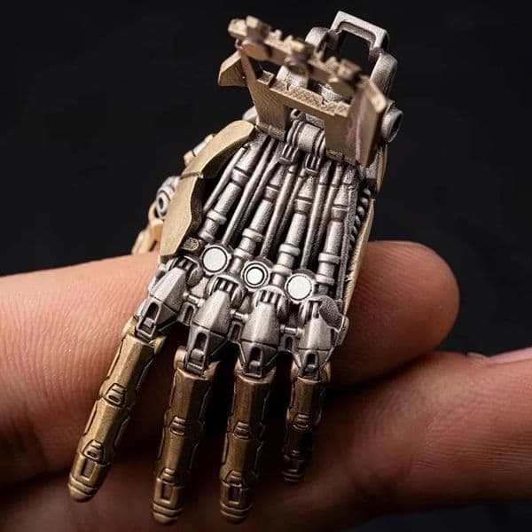 Cyberpunk Mechanical Hand Ornament Mechanica Skeleton L Bionic Joint Movable Model Necklace Pendant Gift 260319
