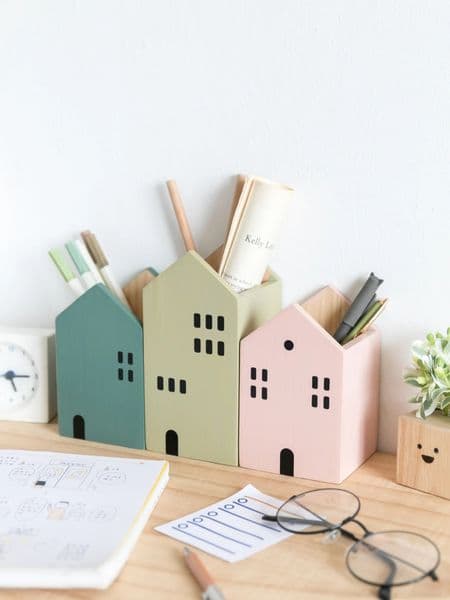 Cartoon House Wooden Pen Holder Pencil container Makeup Brush Stationery storage box Student Office Desktop Storage Organiser 260317