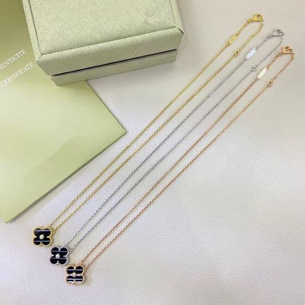 designer necklace clover van clefs necklace Four-leaf Clover Single Flower Necklace for Women with Single Diamond Stripe Black Chalcedony Rose