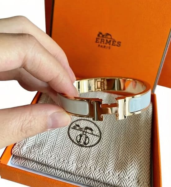 h brelet luxury Classic designer for women men enamel bangle for women girls Stainless Steel Gold 17 19 Vintage style birthday gift gifts GM PM AAA Quty Q260413