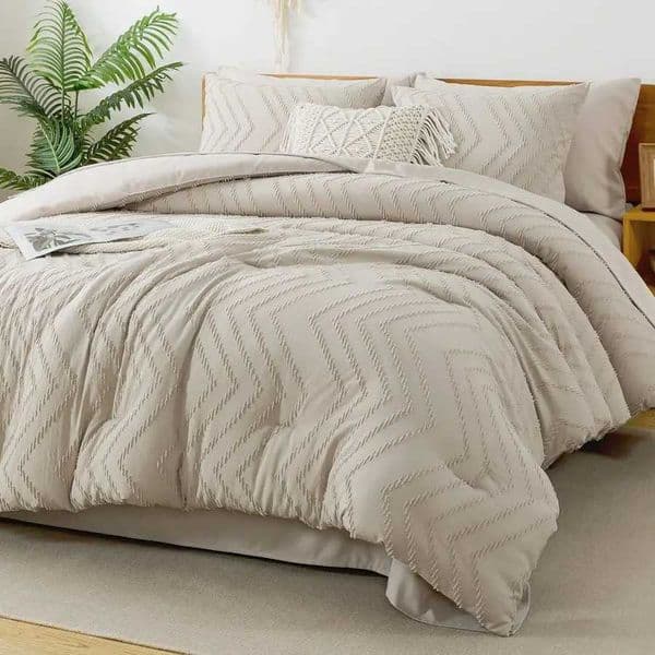King Size Comforter Set with Sheets Beige 7 Pieces Bed in a Bag King Chevron Tufted Boho Luxury Bedding Sets with Comforter She H260319