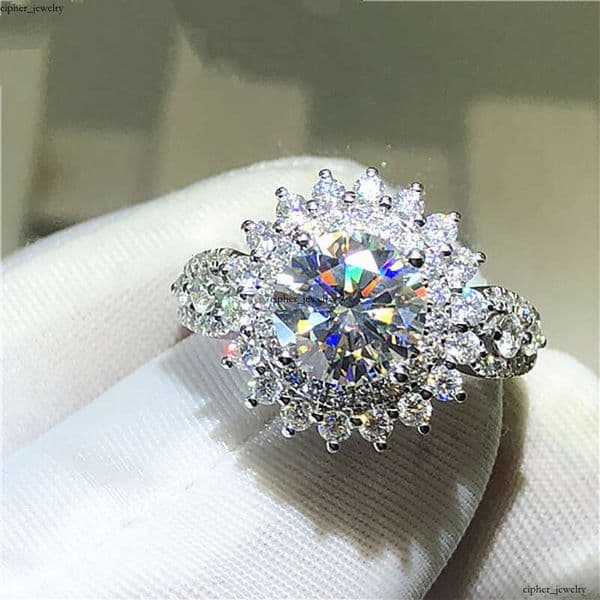 Hot-Selling Accessories Jewelry Luxury Women's Wedding Silver Plated White Gold Moissanite Rings Wholesale