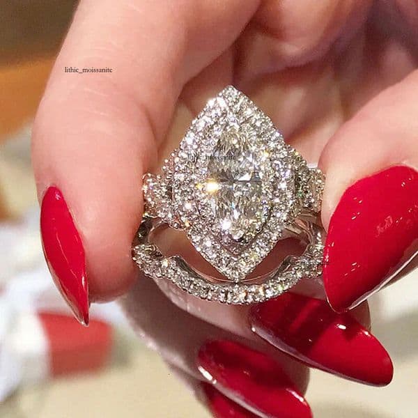 Niche Design Light Luxury Style High-End Feel Couple for Women Marquise Geometric Shiny Rings Socialite Bride Accessories