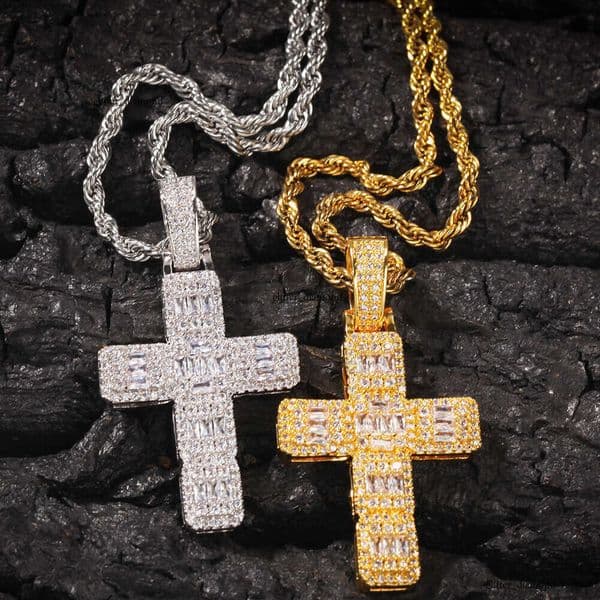 Factory Direct Sale Classic Cross Necklace Hip Hop Fashion Simple Cubic Moissanite Pendant Trendy Rap Accessories