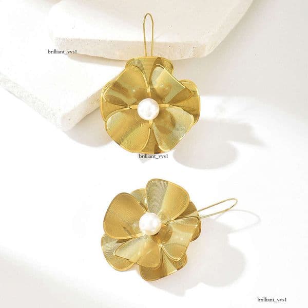 Moissanite Jewelry fresh and sweet fashion commuter petal faux pearl flower earrings French light luxury style accessories