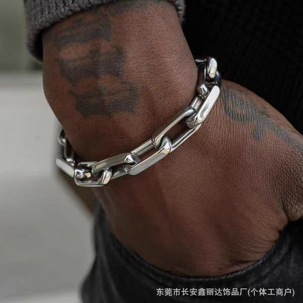 2026 New Designer Luxury New Silver Metal Titanium Steel Suitable For Both Men Women Simple And Cool Ltifunctional Fashionable Couple Bracelet