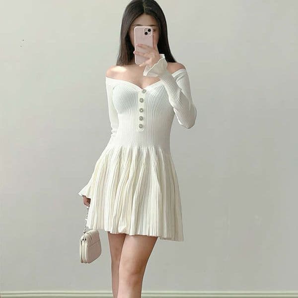 2026 Spring/Summer New Designer Elegant and Fashionable Sweet and Spicy D19 Off Shoulder Bell Sleeve Knitted Waist