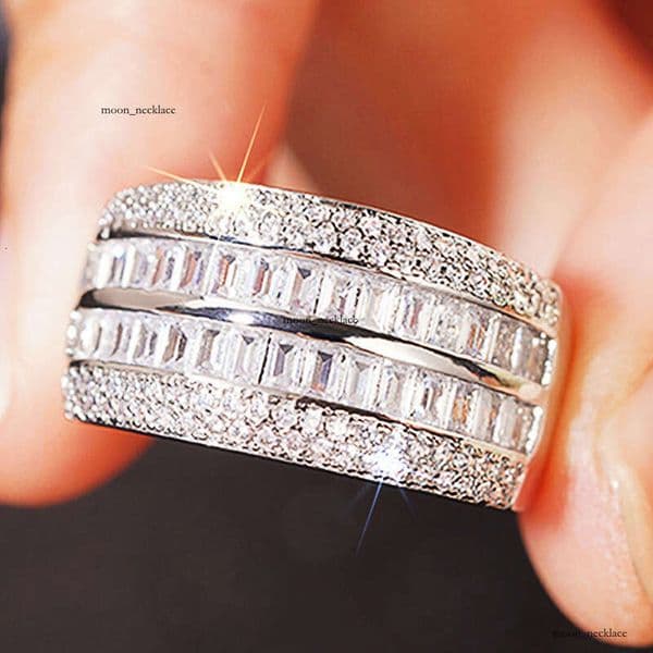 factory direct sales best-selling on women's ring with micro-inlaid Moissanite geometric ring shiny chic fashionable style