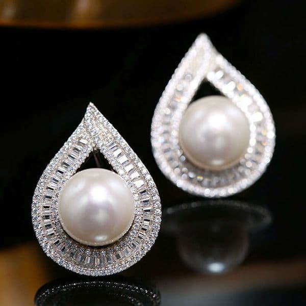 New Elegant Lady Earrings Imitation Pearl Water Drop Exquisite Ear Princess Graceful Geometric Jewelry
