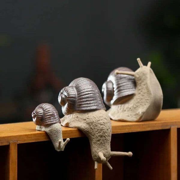 T Ceramic Small Snail Ornaments Bonsai Micro Landscape Home Decoration Accessories for Living Room Tea Pets Desk Decorations 26Y0321