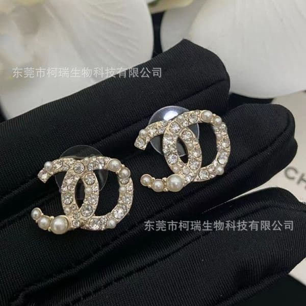 Designer Jewelry Channels double C earrings with detailed small pearls elegant diamond-studded earrings 925 silver