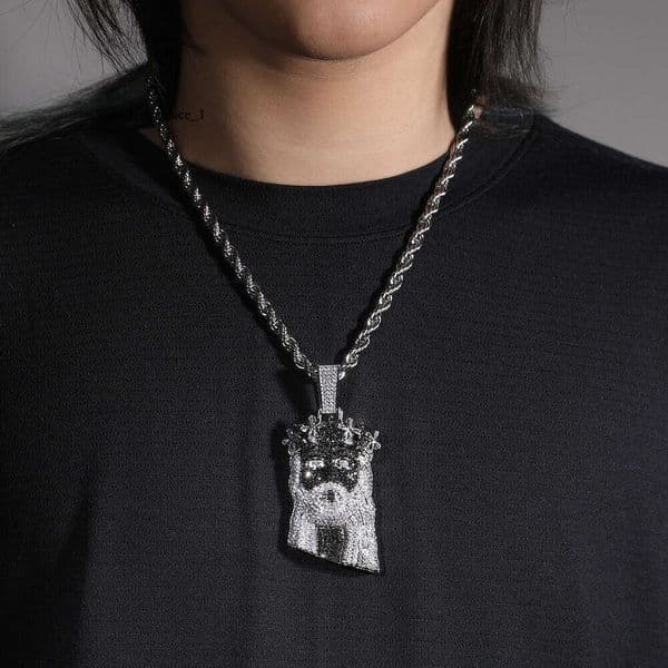 Retro Clover Portrait Pendant Necklace Personality Black and White Mixed Color High-end Hip Hop Trendy Sweater Chain
