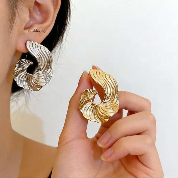 European and American fashionable abstract minimalist textured exaggerated irregular circular earrings for women, niche design with a sense of sophistication f7