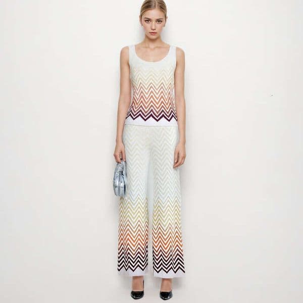Designer's high-end spring/summer white sleeveless top, high waisted pants, A4 wavy striped knitted fashion suit