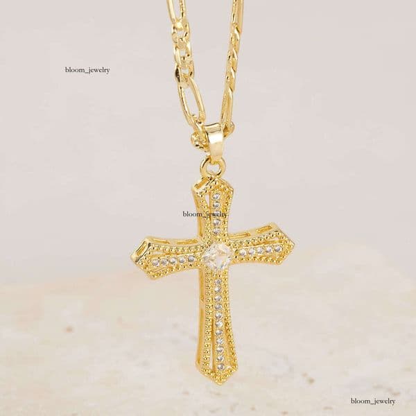 Hip Hop Style fashionable high-end Silver necklace for women unique niche design gold-plated cross clavicle chain wholesale