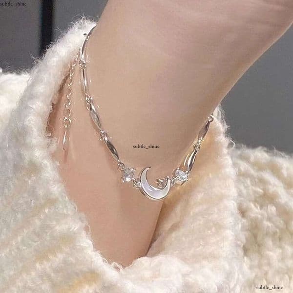 Crushed Ice Star Moon Cool Sensation Bracelet Women, Light Luxury Niche Exquisite High-end Simple Personality Versatile Hand Jewelry for Best Friends