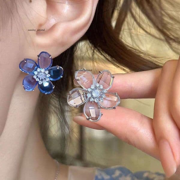Zircon crystal petal earrings, atmospheric, light luxury, high-end feel, 2025 new floral stud earrings