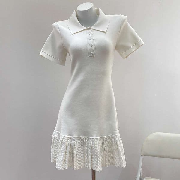 2026 Autumn New Designer French Collar Polo Tennis Golf Sports x1 White pleated Knitted Dress