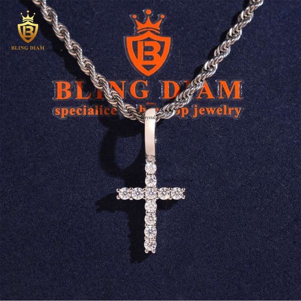 Jewelry new hotselling 925 silver inlaid moissanite pendant simple cross pendant
