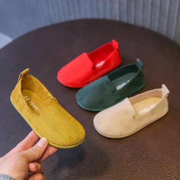 Childrens Flat Shoes Candy Color Simple Casual Shoes Loafers Slip-on Flats Lightweight Boys Girls Leather Shoes Moccasins 260320