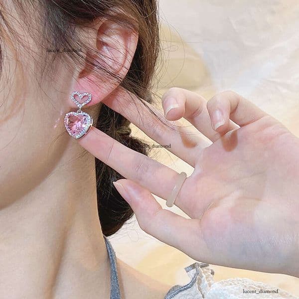 A delightful gift for Qixi Festival: pink three-dimensional large Moissanite earrings exquisite and sweet cute style studs
