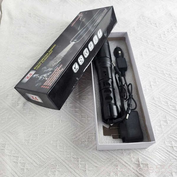 Flashlights Torches Strong LED Flashlight Against Strong Light Flashing for Help Broken Window X4 Flashlight J241129