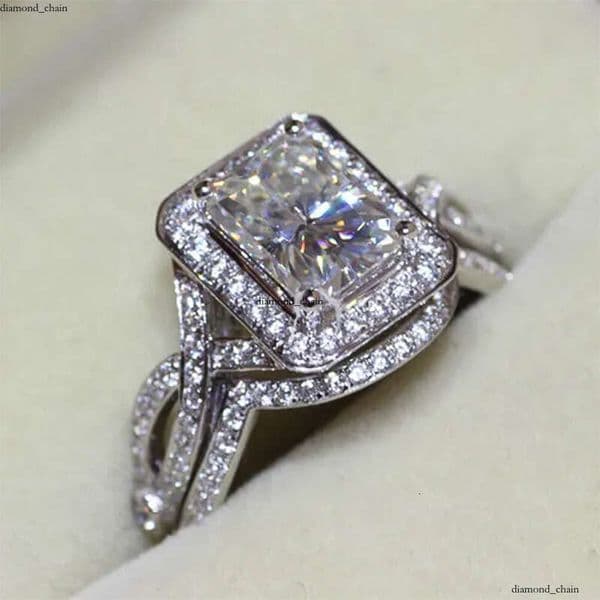 Princess Queen's Set Square Twisted Band with Micro-Inlaid Moissanite Women's Vintage Closed Versatile Ring