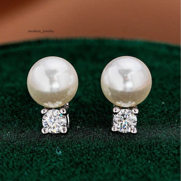 Korean Version Light Luxury Minimalist 925 Sterling Silver Micro Pave Moissanite Classic Four-Prong Natural Freshwater Pearl Earrings