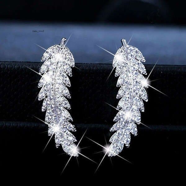 Hot-selling fashion item Luxury jewelry: stylish micro-inlaid Moissanite leaf earrings for women simple and versatile accessories wholesale from the factory