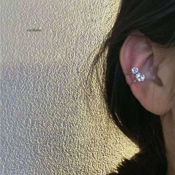 Super shiny~ Exquisite and elegant zircon cuffs, niche design with a high-end feel, non-pierced ear clips for women, trendy ins-style earrings