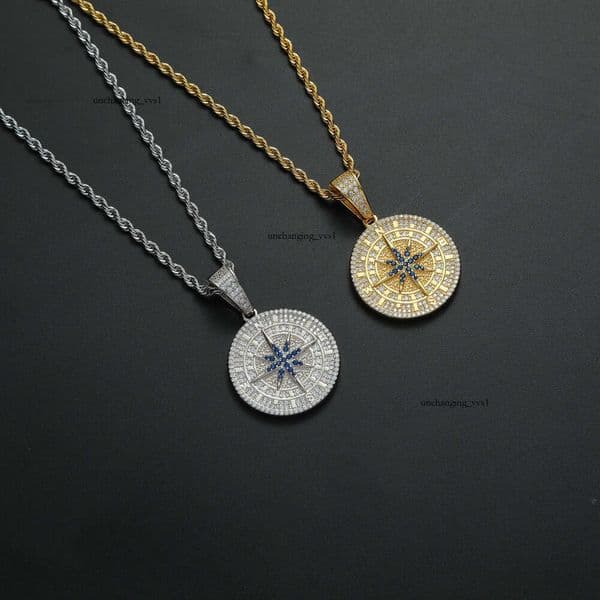Luxury Jewelry Hip Hop Necklace for Men and Women Jewelry Silver Inlaid with Moissanite Compass Pendant