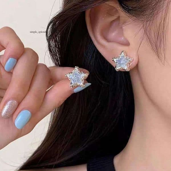 Fresh Star Crystal Earrings, Contrasting Colors, Exquisite Sweet Women's Ear Accessories, 2025 New Model, Delicate and Compact Earrings Wholesale