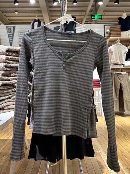 Vintage Striped Slim Long Sleeve T-shirts Autumn Casual Round Neck Streetwear Cotton Tees Women Classic Harajuku Button Tops Y2k 260318