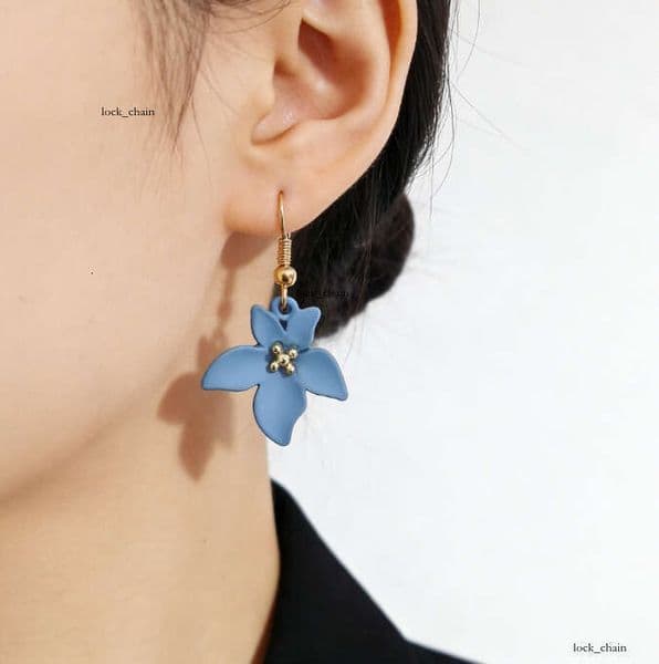 Gentle misty blue floral earrings, Korean-style fresh and sweet ear hooks, niche design, versatile everyday earrings