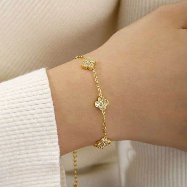 Diamond-studded Zircon Four-leaf Stainless Steel Bracelet High-end Feel Fashionable And Versatile Jewelry
